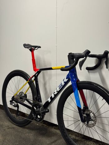 Used Trek Madone Shimano Ultegra Di2 2026 Road & Gravel, Rojo — image 2 of 14