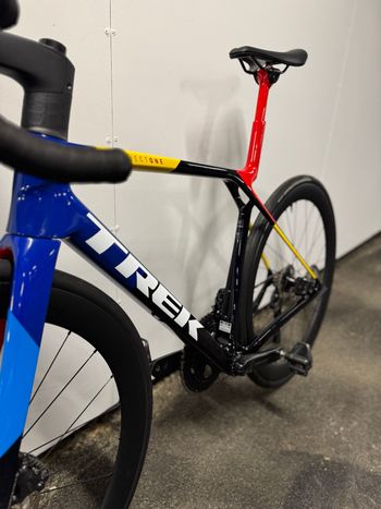 Used Trek Madone Shimano Ultegra Di2 2026 Road & Gravel, Rojo — image 13 of 14