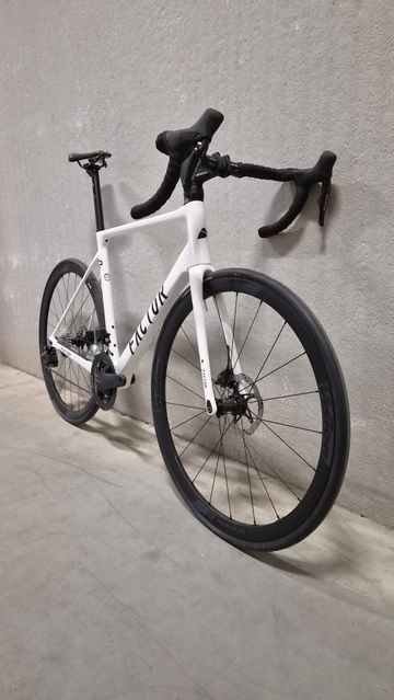 Factor O2 105 Di2 2025 Road & Gravel usato, Bianco — immagine 3 di 3