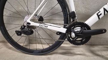 Factor O2 105 Di2 2025 Road & Gravel usato, Bianco — immagine 2 di 3