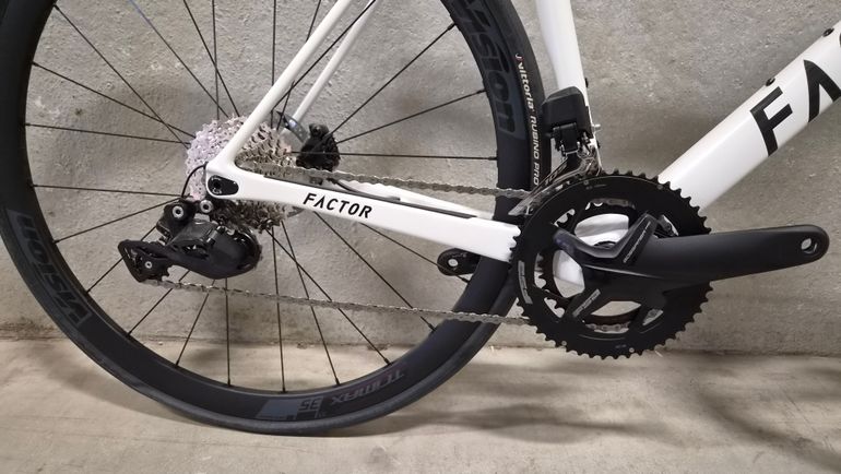 Used Factor Factor O2 105 Di2 2025 Road & Gravel, Weiß — image 2 of 3