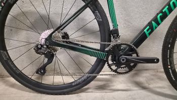 Used Factor Factor LS Disc 105 Di2 2025 Road & Gravel, Green — image 2 of 3