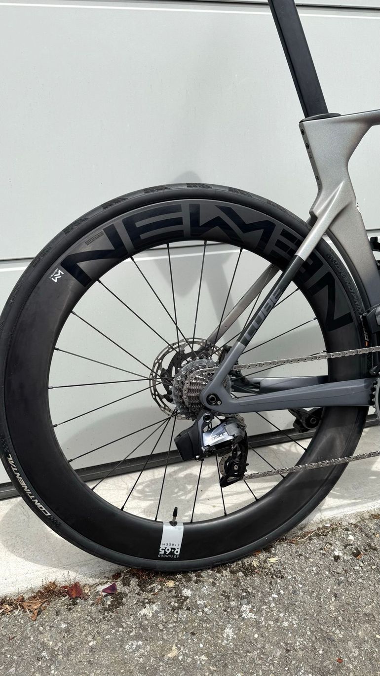 Used CUBE LITENING AERO C:68X SLT 2024 2024 Road & Gravel, Light Gray — image 3 of 6