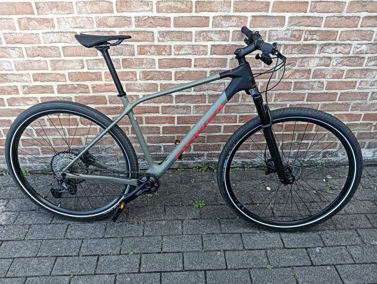 Used Orbea ALMA M25 2022 2022 Mountainbike — image 1 of 3