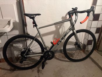 Used CUBE ATTAIN PRO 2023 2023 Road & Gravel