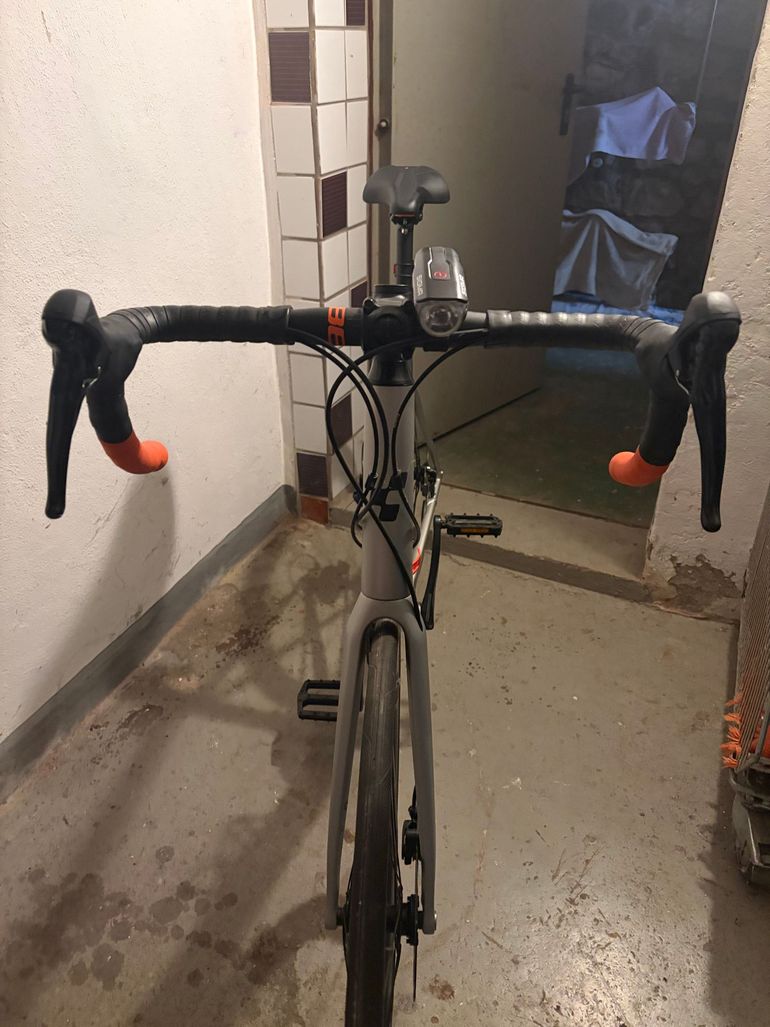 Used CUBE ATTAIN PRO 2023 2023 Road & Gravel, Orange — image 3 of 5