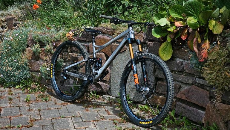 Used Banshee Prime V3.1 2023 Raw 2023 Mountainbike — image 8 of 15