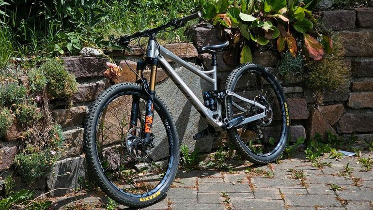 Used Banshee Prime V3.1 2023 Raw 2023 Mountainbike — image 2 of 15