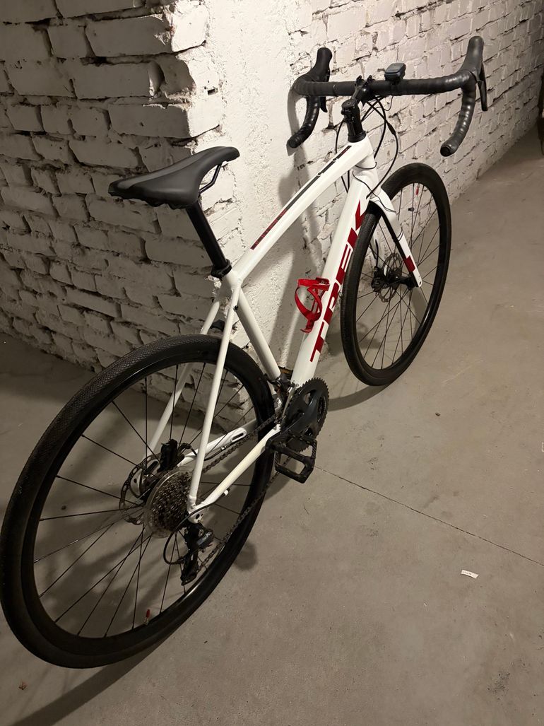 Used Trek Domane AL 3 Disc 2022 2022 Road & Gravel, Weiß — image 60 of 71