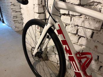 Gebrauchtes Trek Domane AL 3 Disc 2022 2022 Road & Gravel, Weiß — Bild 73 von 80