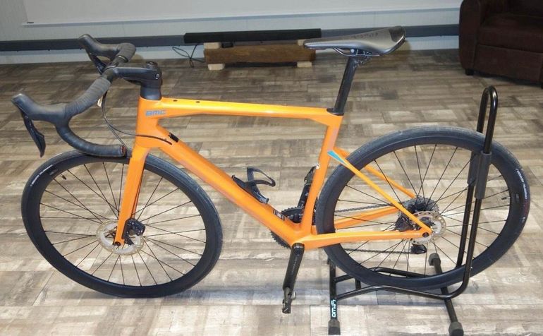 Used BMC Roadmachine ONE 2023 2023 Road & Gravel, Naranja — image 2 of 3