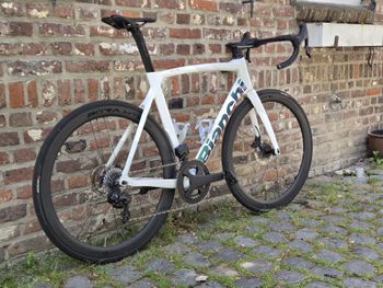 Used Bianchi Oltre Campagnolo Super Record EPS 2025 Road & Gravel — image 3 of 23