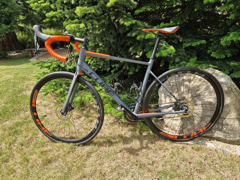 Used CUBE ATTAIN SL Disc 2019 2019 Road & Gravel — image 1 of 6