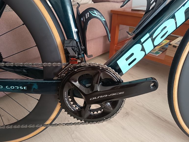 Used BIANCHI OLTRE RC REPARTO CORSE 140 TH ANIVERSARIO CUADRO 001 RUEDAS RESERVE ZIPP BIANCHI OLTRE RC REPARTO CORSE 140 TH ANIVERSARIO CUADRO 001 RUEDAS RESERVE ZIPP Custom Shimano Ultegra Di2 2026 Road & Gravel — image 2 of 20