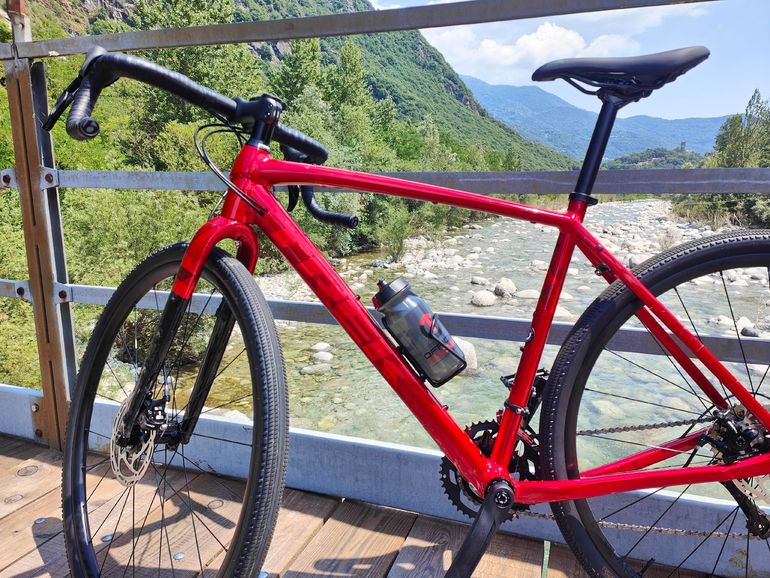 Used Trek Checkpoint ALR 3 Gen 2 2025 2025 Road & Gravel — image 2 of 3