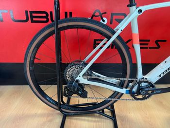 Used Trek Checkpoint SL 6 AXS Gen 3 2026 2026 Road & Gravel, White — image 9 of 11