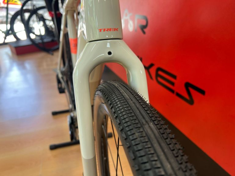 Used Trek Checkpoint SL 6 AXS Gen 3 2026 2026 Road & Gravel, White — image 4 of 11