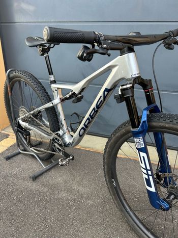 Used Orbea Oiz Sram Eagle Transmission X0 2025 Mountainbike, Grigio chiaro — image 2 of 5