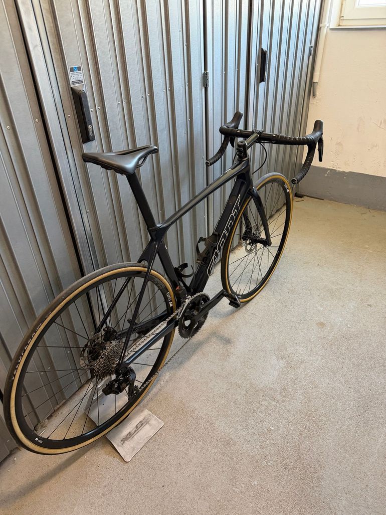 Giant TCR Advanced, Disc 1 2023 2023 Road & Gravel d'occasion — image 2 sur 10