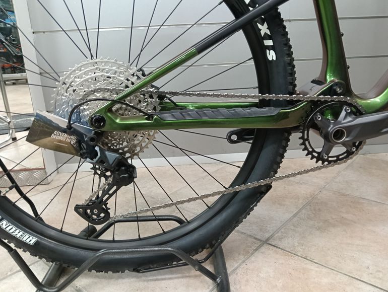 Used Orbea OIZ OMX+FOX I-LINE FLOAT SL REMOTE 2024 2024 Mountainbike, Verde — image 6 of 7