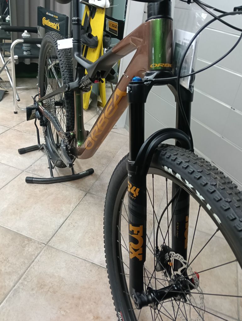 Used Orbea OIZ OMX+FOX I-LINE FLOAT SL REMOTE 2024 2024 Mountainbike, Verde — image 5 of 7