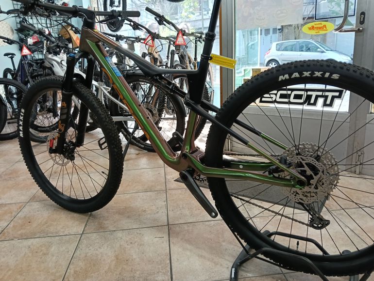Used Orbea OIZ OMX+FOX I-LINE FLOAT SL REMOTE 2024 2024 Mountainbike, Verde — image 3 of 7