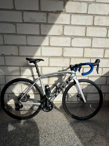 Used Trek Emonda Shimano 105 2020 Road & Gravel, Hellgrau — image 2 of 8