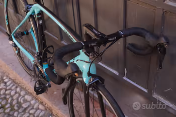 Used Bianchi Oltre XR3 Ultegra 2019 2019 Road & Gravel — image 4 of 6