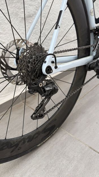 Used CUBE ATTAIN GTC RACE 2024 2024 Road & Gravel, White — image 3 of 4