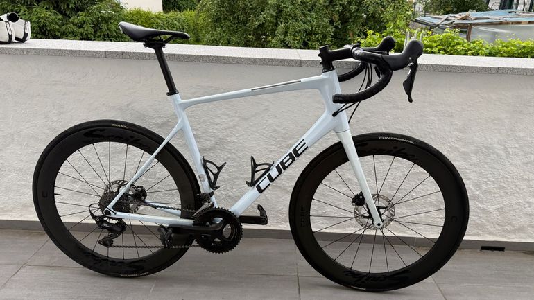 Used CUBE ATTAIN GTC RACE 2024 2024 Road & Gravel, White — image 1 of 4