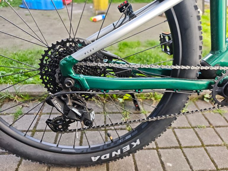 Used Mondraker PLAY 26 2023 2023 Youth, Hellgrau — image 3 of 9