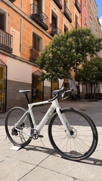 Used 3T primo 3T primo Custom SRAM Rival eTap AXS 2026 Road & Gravel, Hellgrau — image 2 of 8