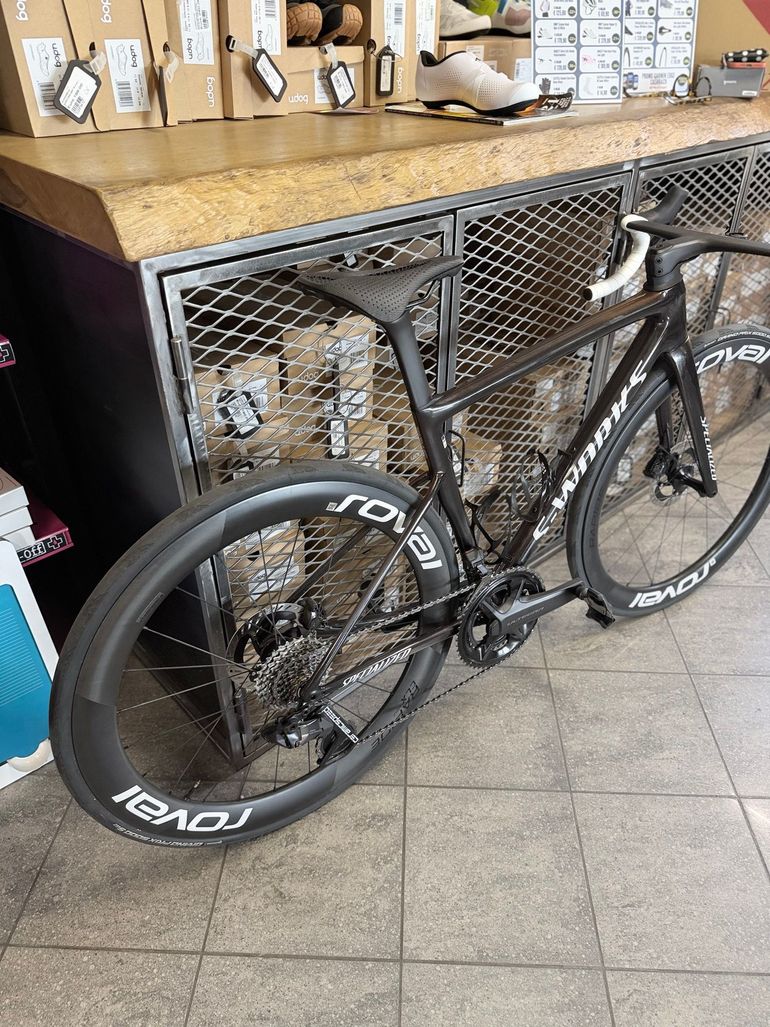 Used Specialized S-Works Tarmac SL8 - Shimano Dura-Ace Di2 2026 2026 Road & Gravel, Red — image 4 of 11