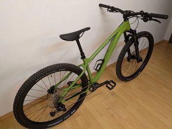 Used Kona KONA HONZO - 29" Mountainbike - Größe M - Neuwertig 2024 Mountainbike, Grün — image 2 of 15