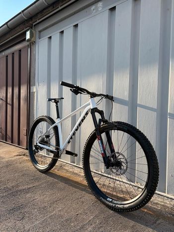 Used Kona KONA HONZO - 29" Mountainbike - Größe M - Neuwertig 2024 Mountainbike, Grün — image 9 of 15