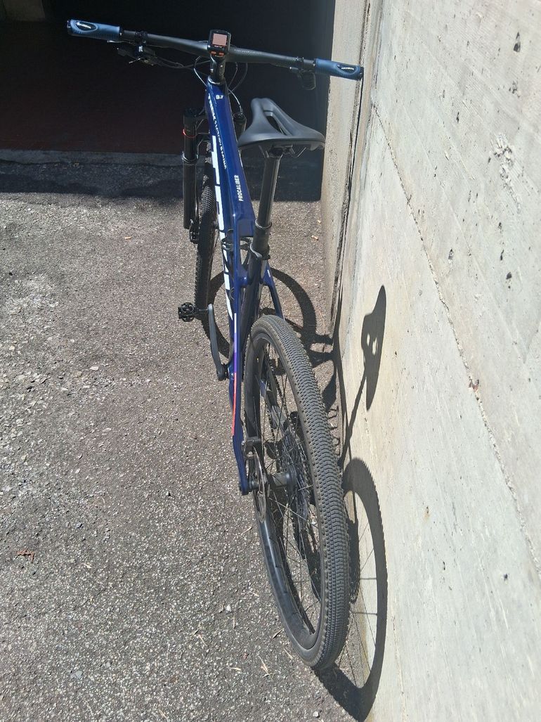 Used Trek Procaliber 9.7 AXS Gen 3 2026 2026 Mountainbike, Blau, 29 — image 3 of 4