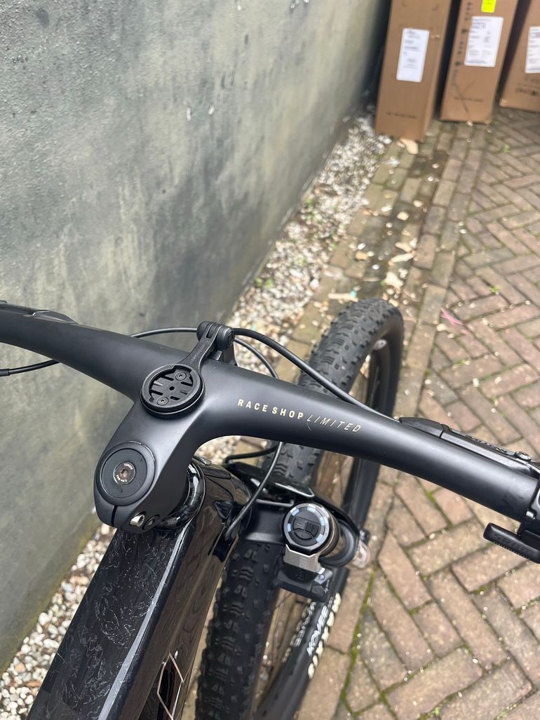 Used Trek Supercaliber SLR 9.8 X0 Flight Attendant Gen 2 2026 2026 Mountainbike, Black, 29 — image 13 of 13