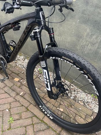 Used Trek Supercaliber SLR 9.8 X0 Flight Attendant Gen 2 2026 2026 Mountainbike, Black, 29 — image 2 of 13