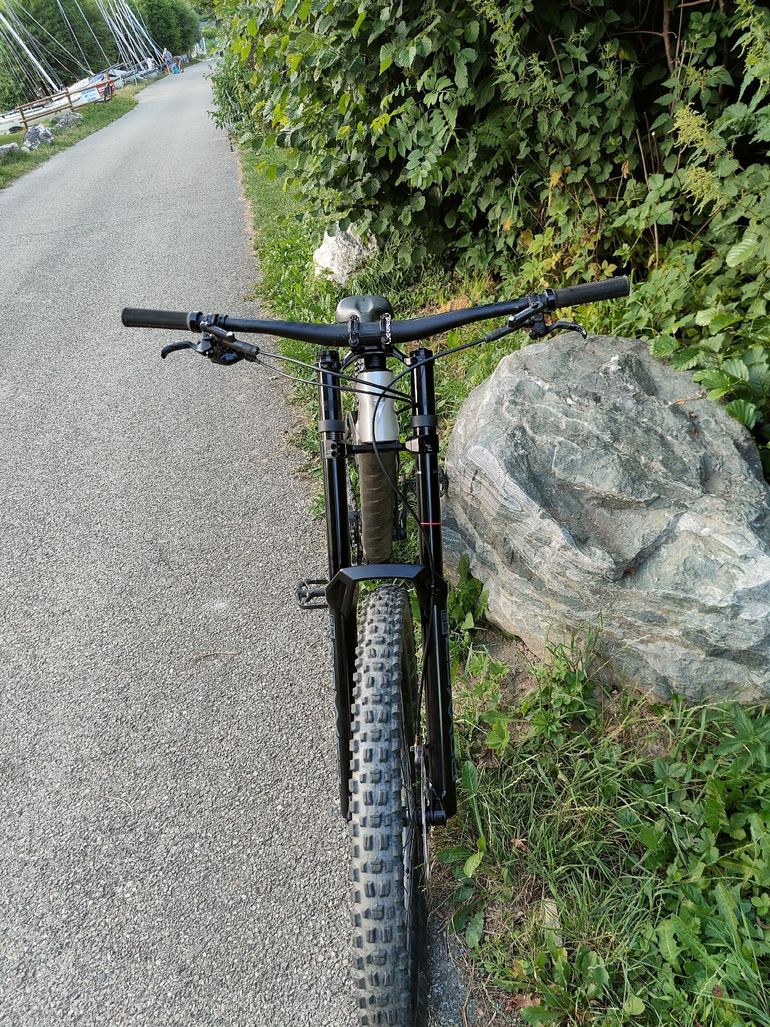 Used Giant Glory Advanced 2024 2024 Mountainbike, Light Gray, 29, 27.5 — image 7 of 7