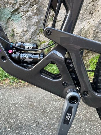 Used Santa Cruz Bronson GX AXS 2026 2026 Mountainbike, Light Gray, 29, 27.5 — image 7 of 11