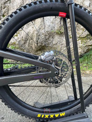Used Santa Cruz Bronson GX AXS 2026 2026 Mountainbike, Light Gray, 29, 27.5 — image 10 of 11