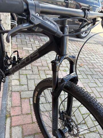 Tweedehands Focus Raven 8.6 2022 2022 Mountainbike — afbeelding 3 van 14