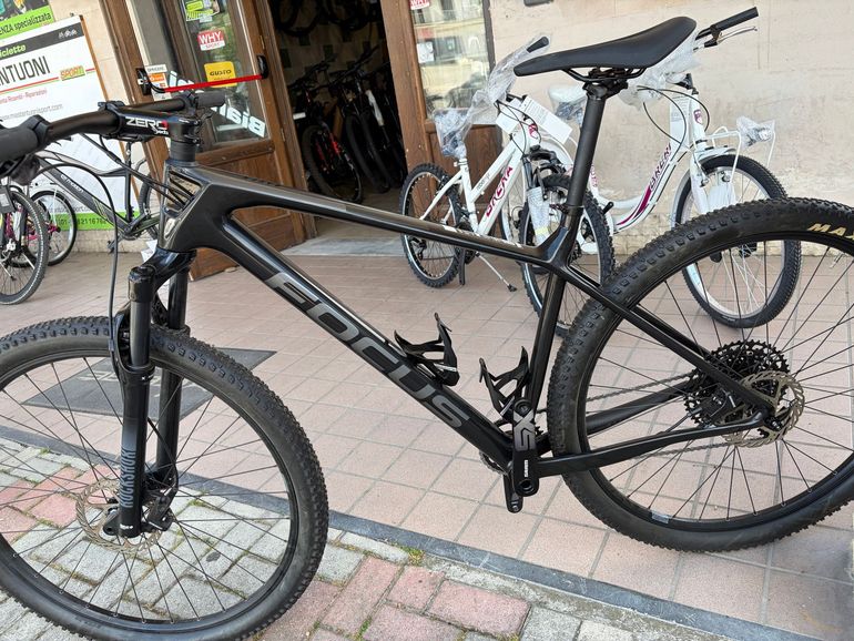 Used Focus Raven 8.6 2022 2022 Mountainbike — image 4 of 14