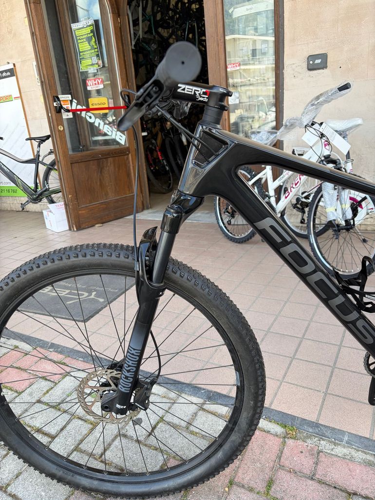 Used Focus Raven 8.6 2022 2022 Mountainbike — image 9 of 14