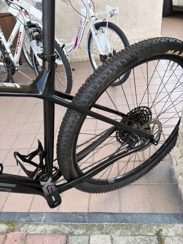 Tweedehands Focus Raven 8.6 2022 2022 Mountainbike — afbeelding 13 van 14