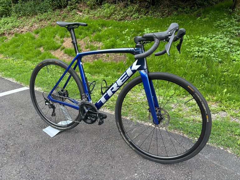 Used Trek Émonda SL 5 2023 2023 Road & Gravel, Blau — image 1 of 6