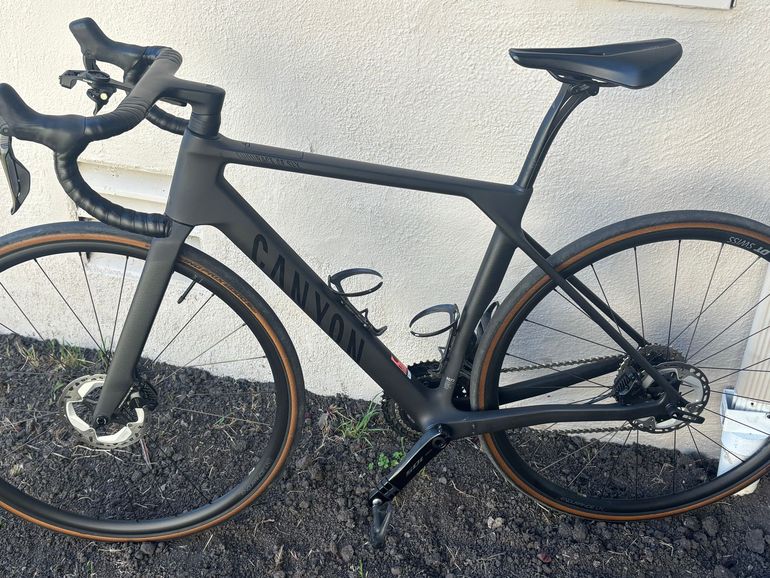 Used Canyon Endurace CF SLX 7 Di2 GRC 2026 2026 Road & Gravel, Black — image 2 of 9