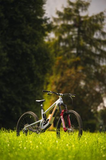 Used Santa Cruz Nomad SRAM XX Eagle AXS (T-Type) 2023 Mountainbike, Light Gray, Mixed — image 4 of 12