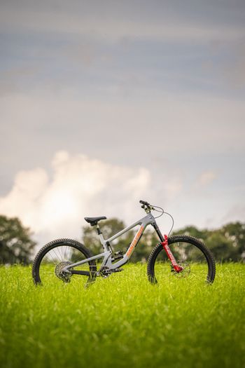 Used Santa Cruz Nomad SRAM XX Eagle AXS (T-Type) 2023 Mountainbike, Light Gray, Mixed — image 7 of 12