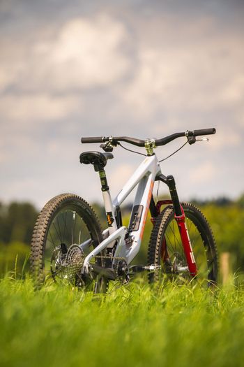 Used Santa Cruz Nomad SRAM XX Eagle AXS (T-Type) 2023 Mountainbike, Light Gray, Mixed — image 12 of 12
